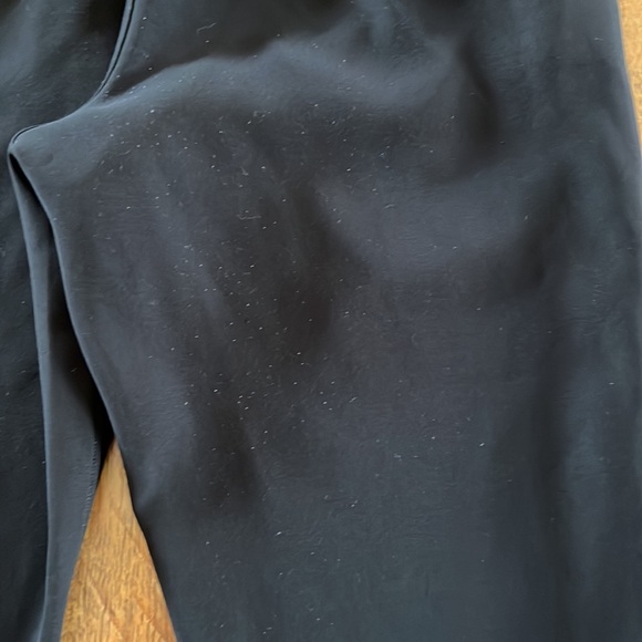 Lululemon On The Fly Crop *Woven 23" Black 2 - Picture 14 of 15